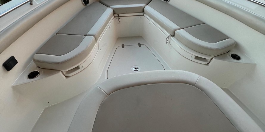 Boston Whaler 350 Outrage