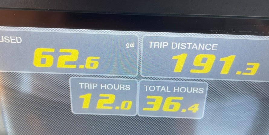 Sea Ray hunt ultra 211