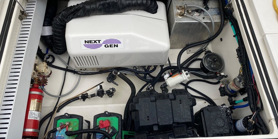 Boston Whaler 305 Conquest