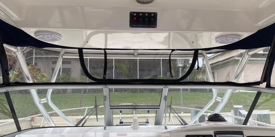 Boston Whaler 305 Conquest