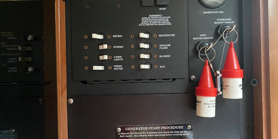 Boston Whaler 305 Conquest