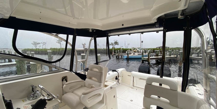 Boston Whaler 305 Conquest