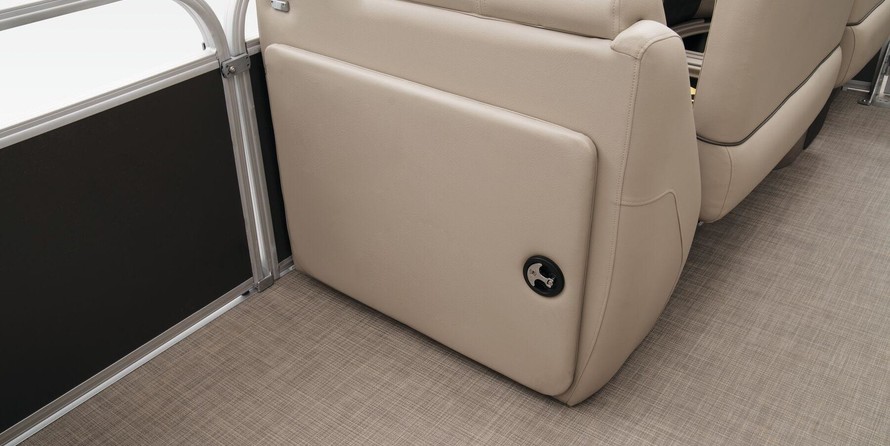 Sun Tracker Party Barge 20 DLX