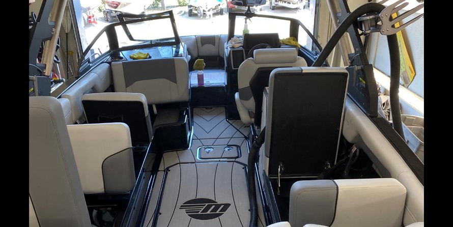 Malibu Wakesetter 25 LSV