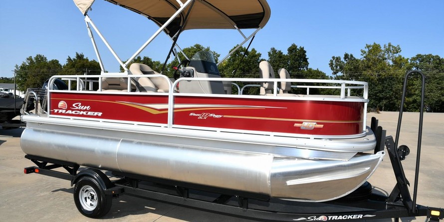 Sun Tracker Bass Buggy 18 DLX