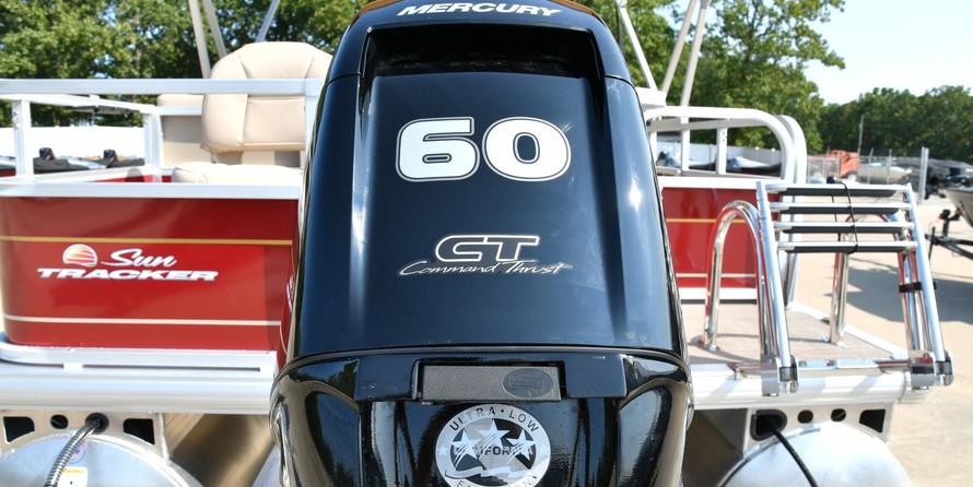 Sun Tracker Bass Buggy 18 DLX