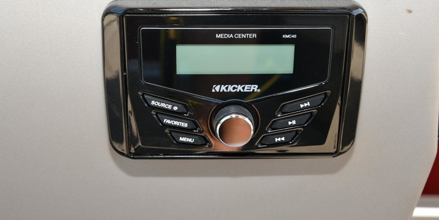 Sun Tracker Bass Buggy 18 DLX