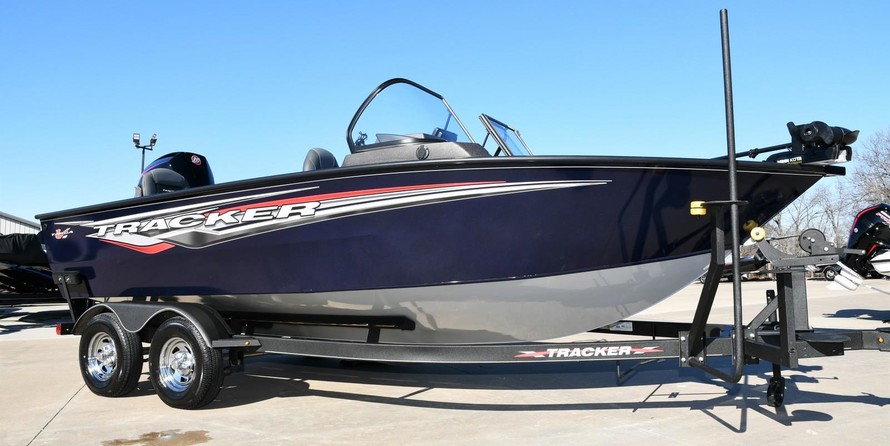 Tracker Targa V-18 Combo