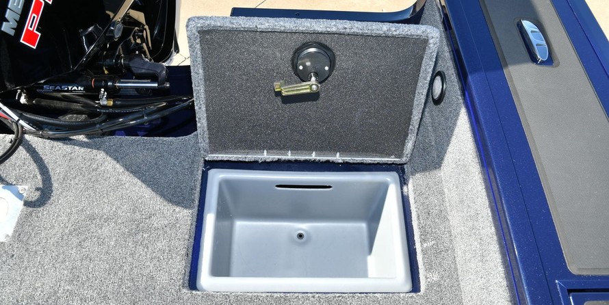 Tracker Targa V-18 Combo