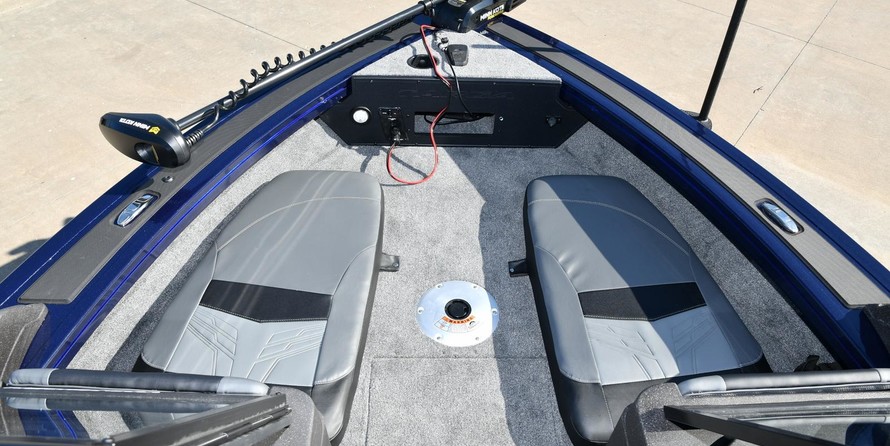 Tracker Targa V-18 Combo