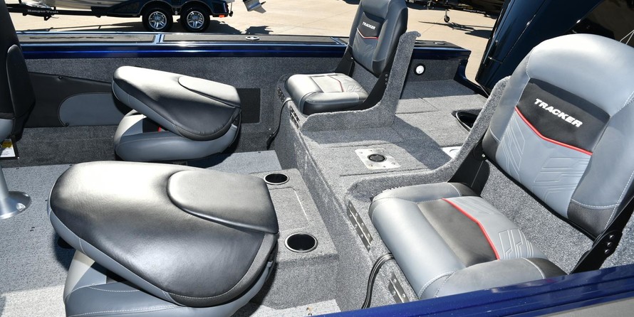 Tracker Targa V-18 Combo