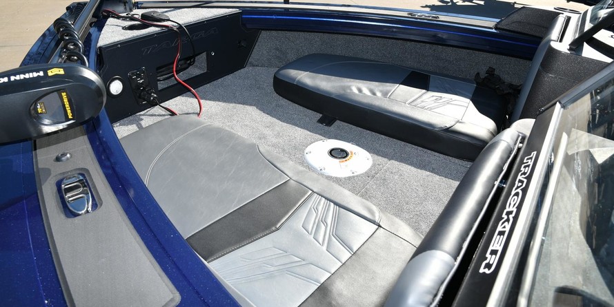 Tracker Targa V-18 Combo