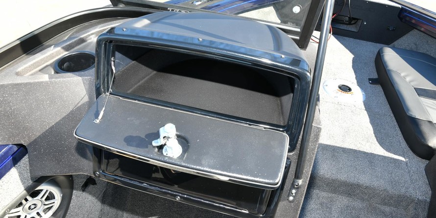 Tracker Targa V-18 Combo