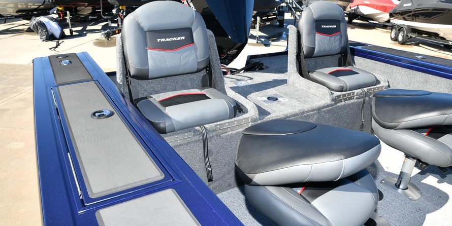 Tracker Targa V-18 Combo