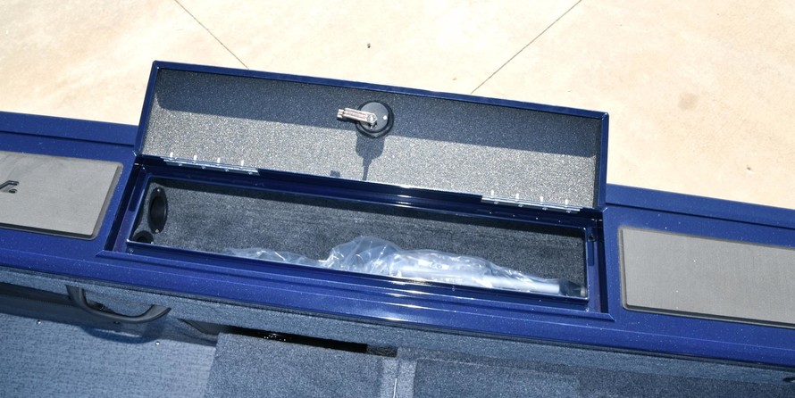 Tracker Targa V-18 Combo