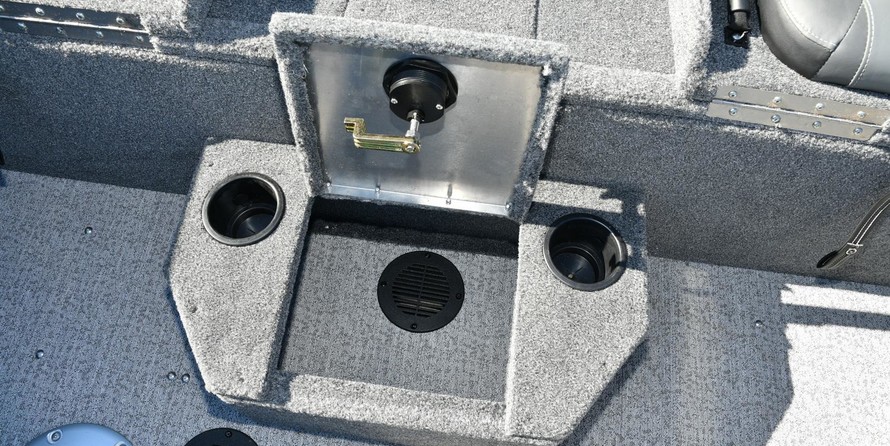 Tracker Targa V-18 Combo