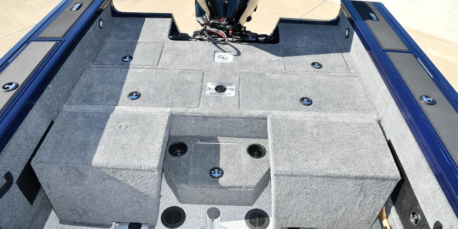 Tracker Targa V-18 Combo