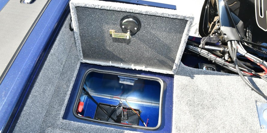 Tracker Targa V-18 Combo