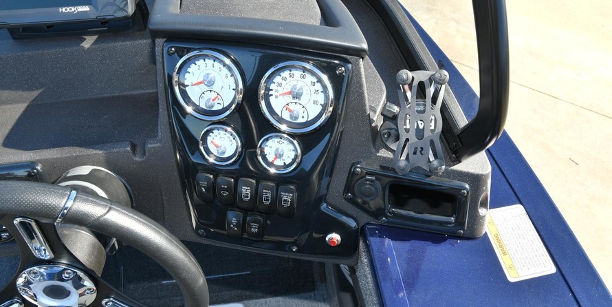 Tracker Targa V-18 Combo