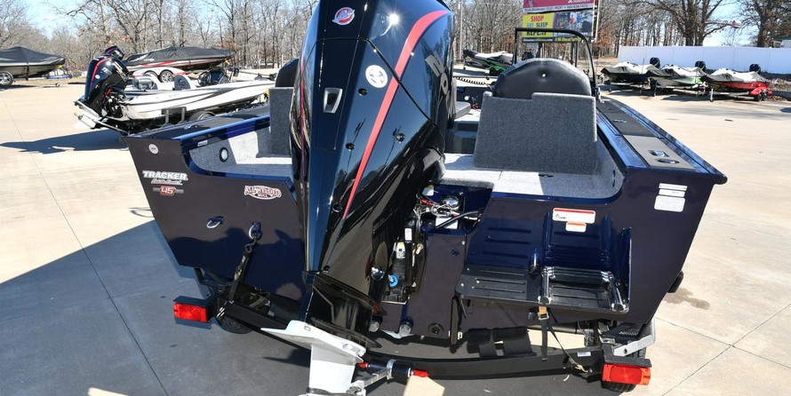 Tracker Targa V-18 Combo