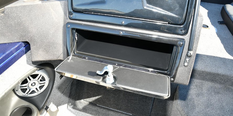 Tracker Targa V-18 Combo