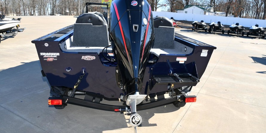 Tracker Targa V-18 Combo