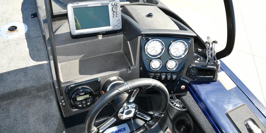 Tracker Targa V-18 Combo