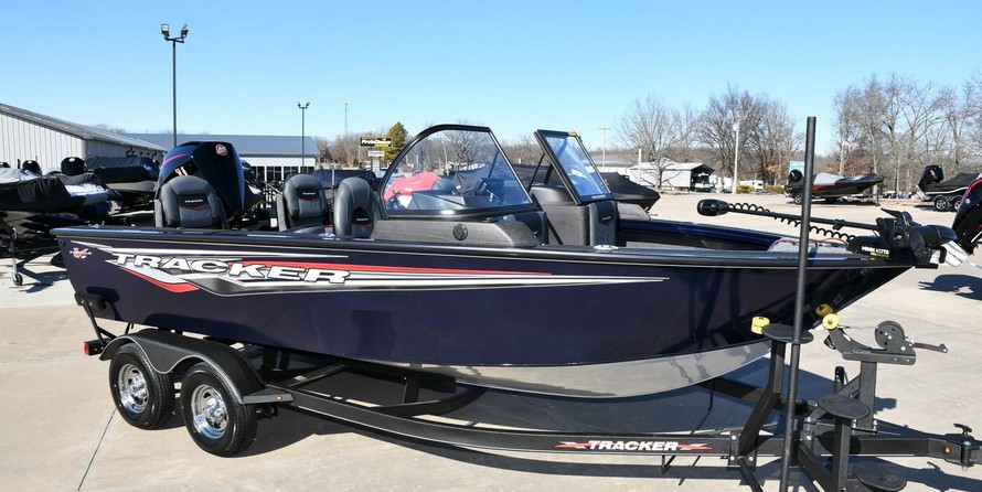 Tracker Targa V-18 Combo