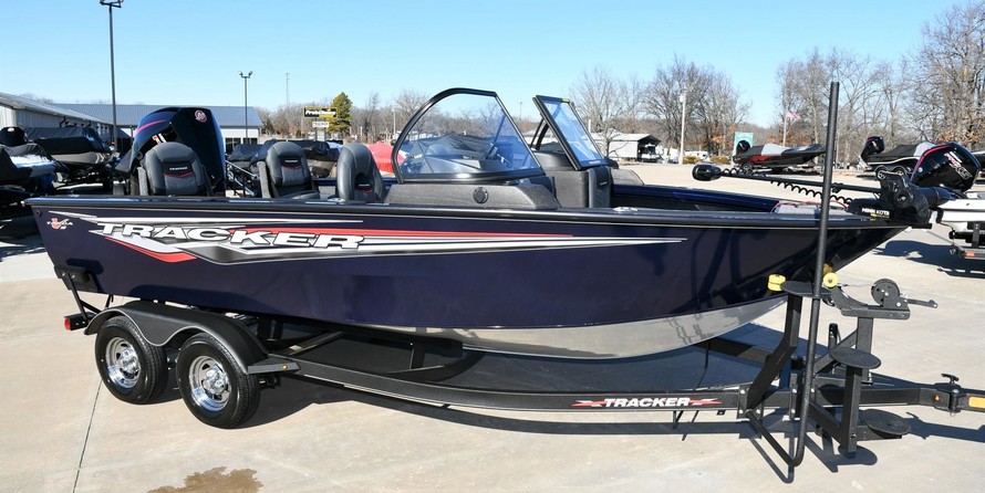 Tracker Targa V-18 Combo