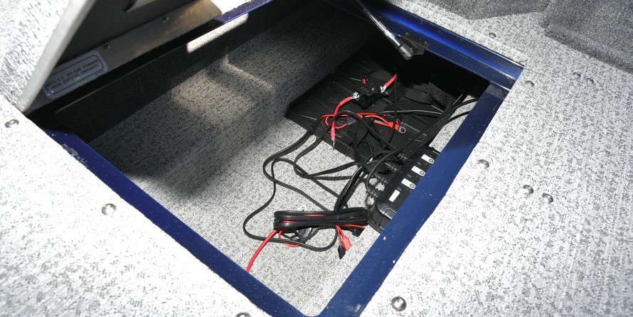 Tracker Targa V-18 Combo