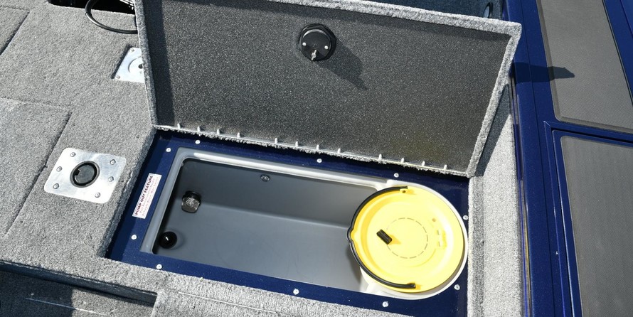 Tracker Targa V-18 Combo