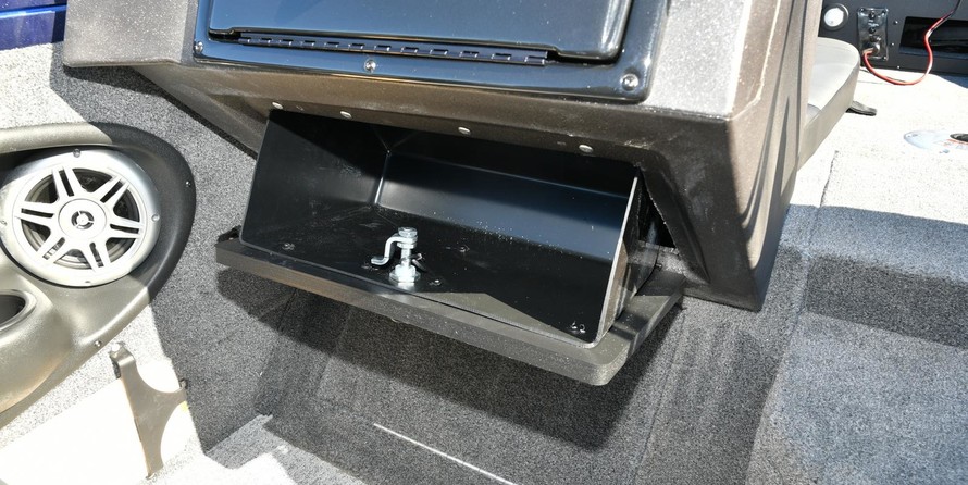 Tracker Targa V-18 Combo