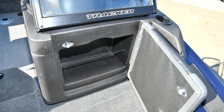 Tracker Targa V-18 Combo