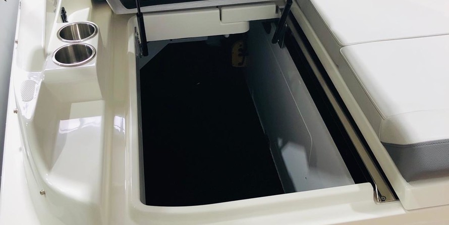 Sea Ray 270 SDX OB