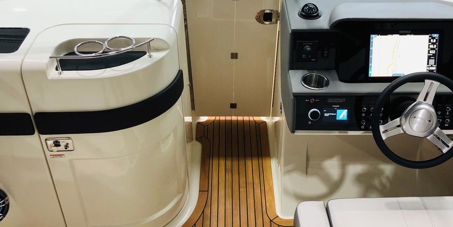 Sea Ray 270 SDX OB
