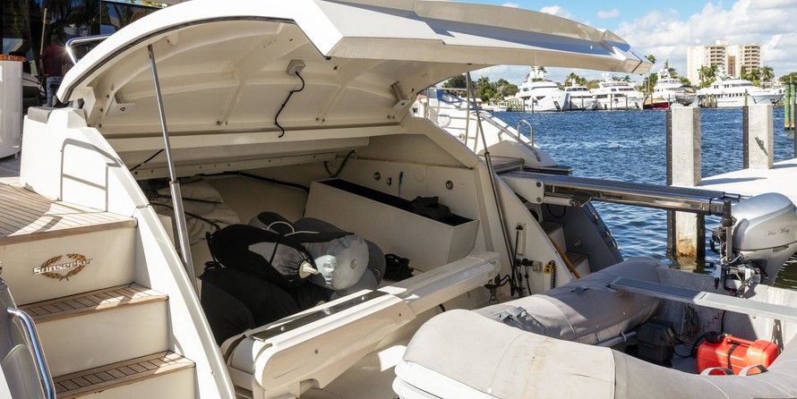 Sunseeker Predator 82