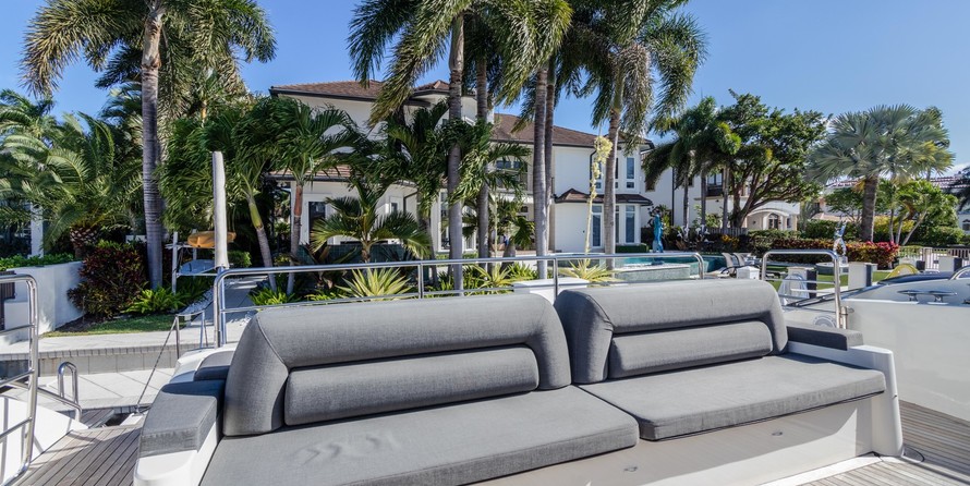 Sunseeker Predator 82