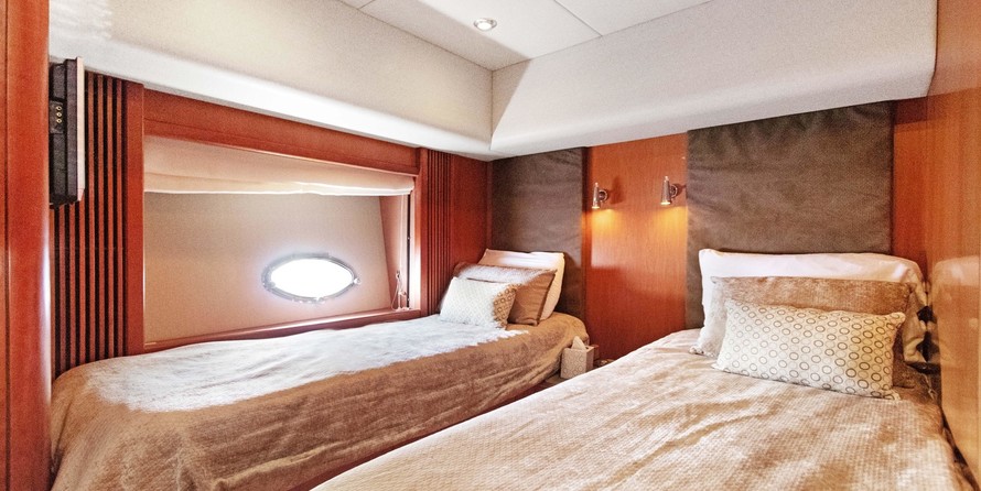 Sunseeker Predator 82