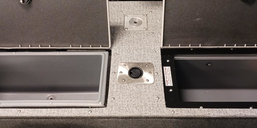 Tracker Targa V-19 WT