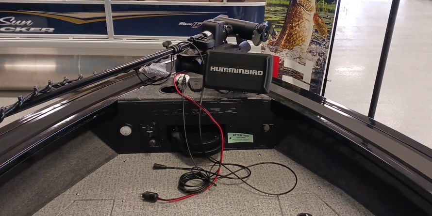 Tracker Targa V-19 WT