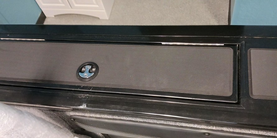 Tracker Targa V-19 WT