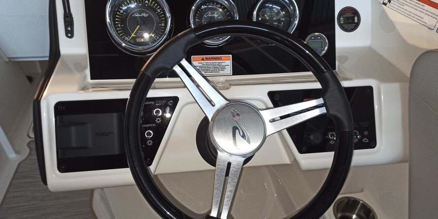 Sea Ray 230 SPX