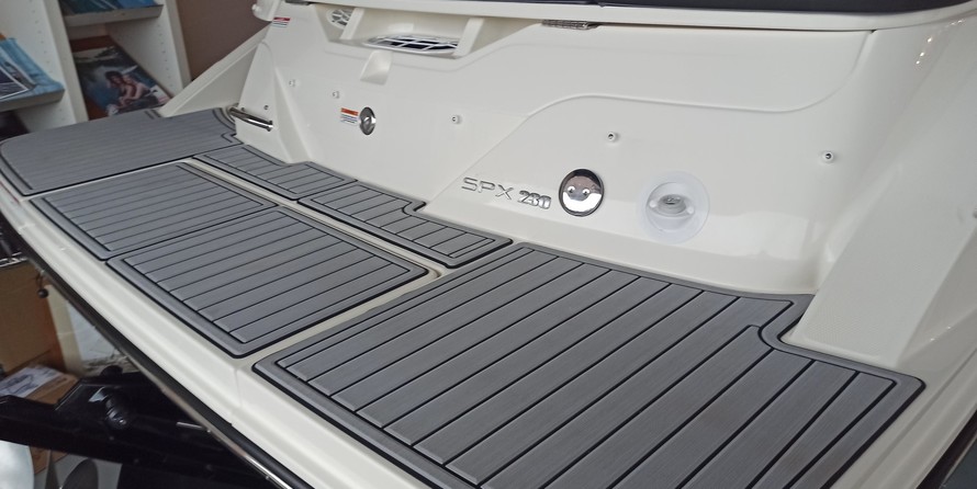 Sea Ray 230 SPX