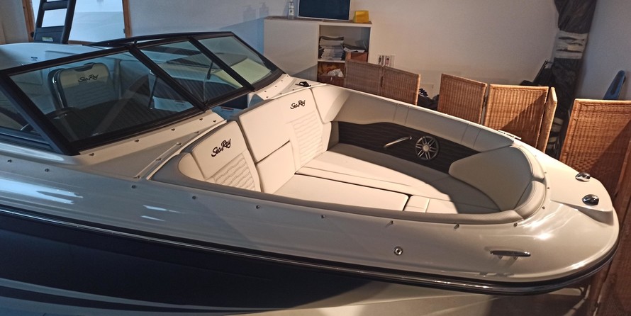 Sea Ray 230 SPX