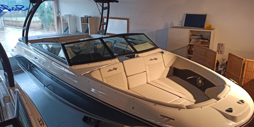 Sea Ray 230 SPX