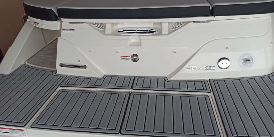 Sea Ray 230 SPX