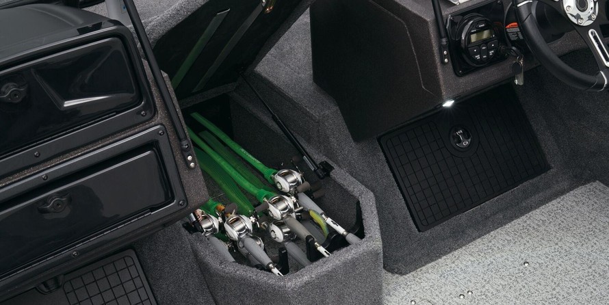 Tracker Targa V-19 WT