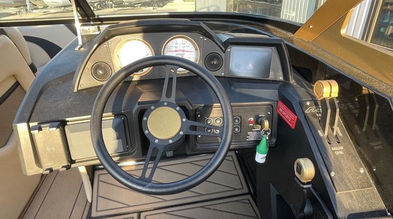 MB Sports B52 23