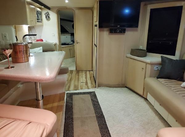 Carver 36 Mariner