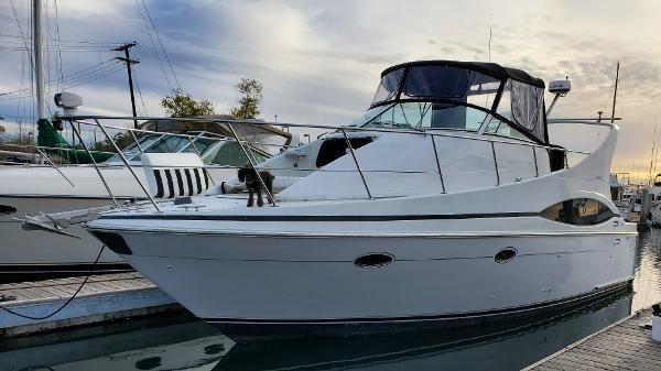 Carver 36 Mariner